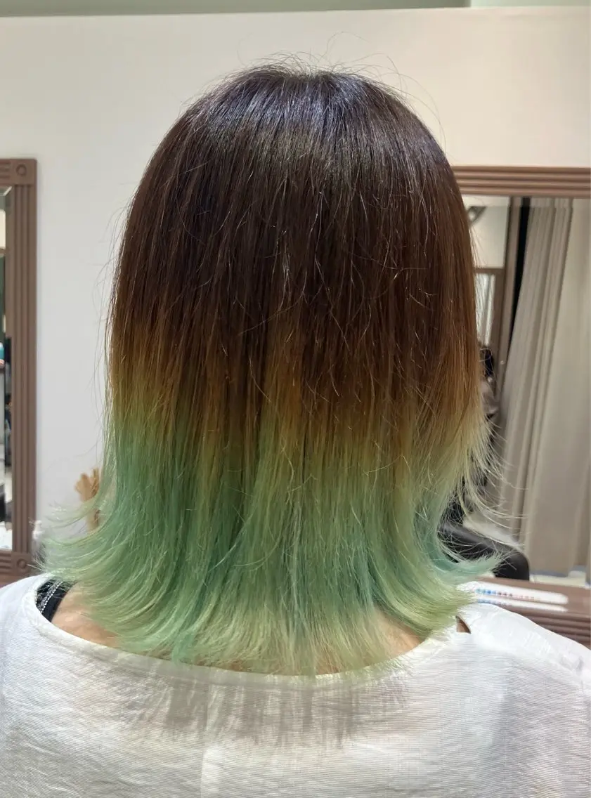 ミディアム カラー ブリーチ ☂️Ash 新杉田☂️山本のヘアスタイル