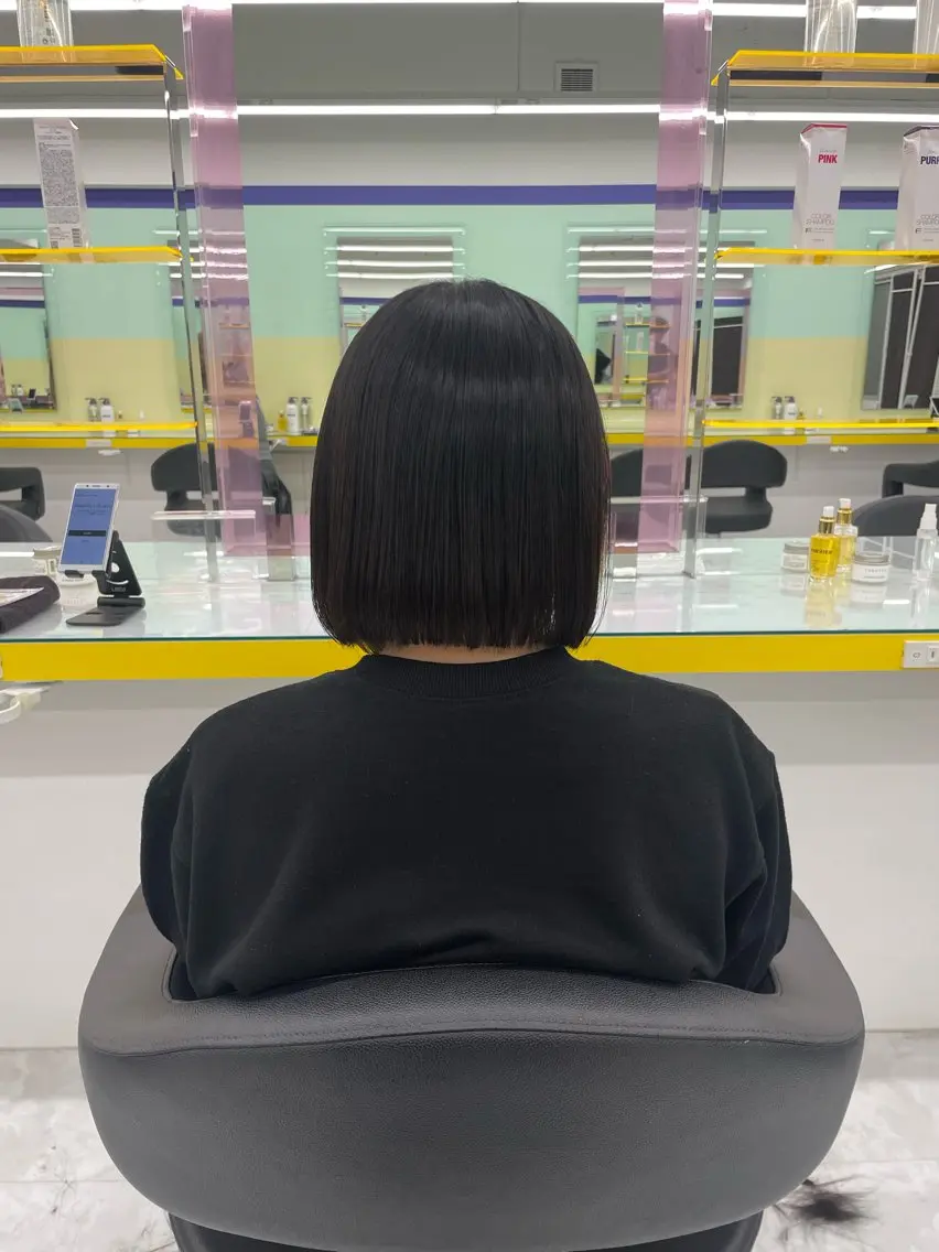 ショート カラー 黒髪 ブルーカラー ブルーブラック カット ヘアカラー トリートメント 🦋色落ち綺麗カラー メンズYUZU🦋のヘアスタイル