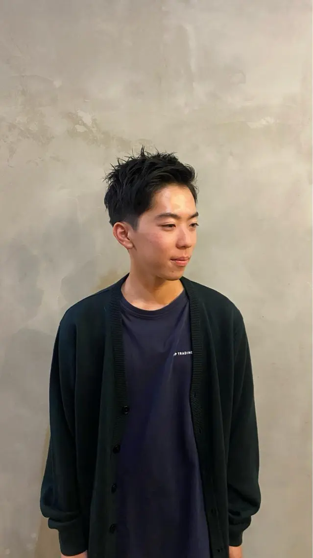 カラー メンズ メンズ就活ヘア 黒髪 ブルーカラー ブルーブラック ブラウンカラー ヘアカラー 透明感カラー 🦙なりたりみのヘアスタイル