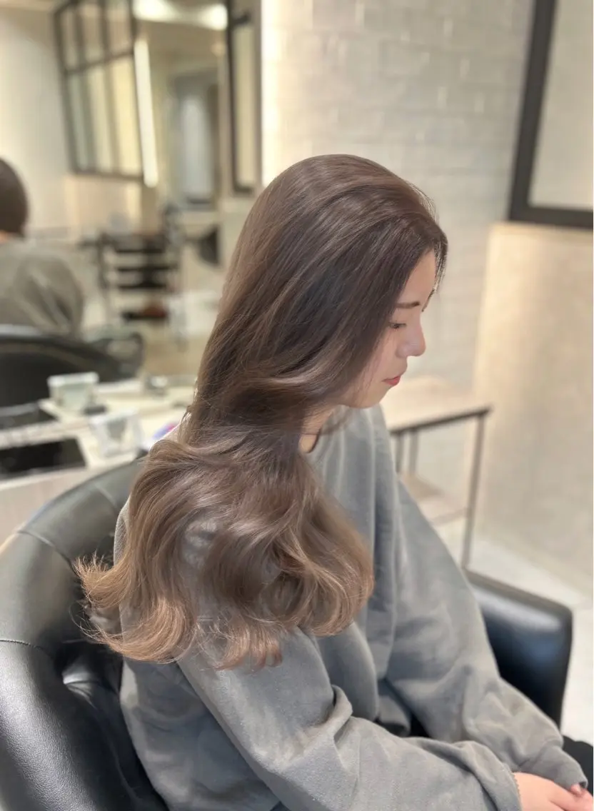 ロング カラー カット ヘアカラー トリートメント emi/髪質改善/ 韓国風/艶カラーのヘアスタイル