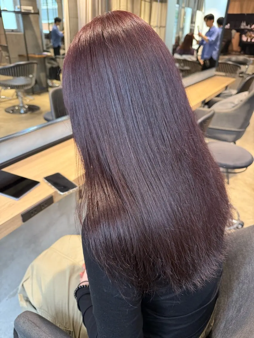 ロング カラー ブラウンカラー ピンクカラー ピンクブラウン 須藤 優真 切りっぱなしボブのヘアスタイル