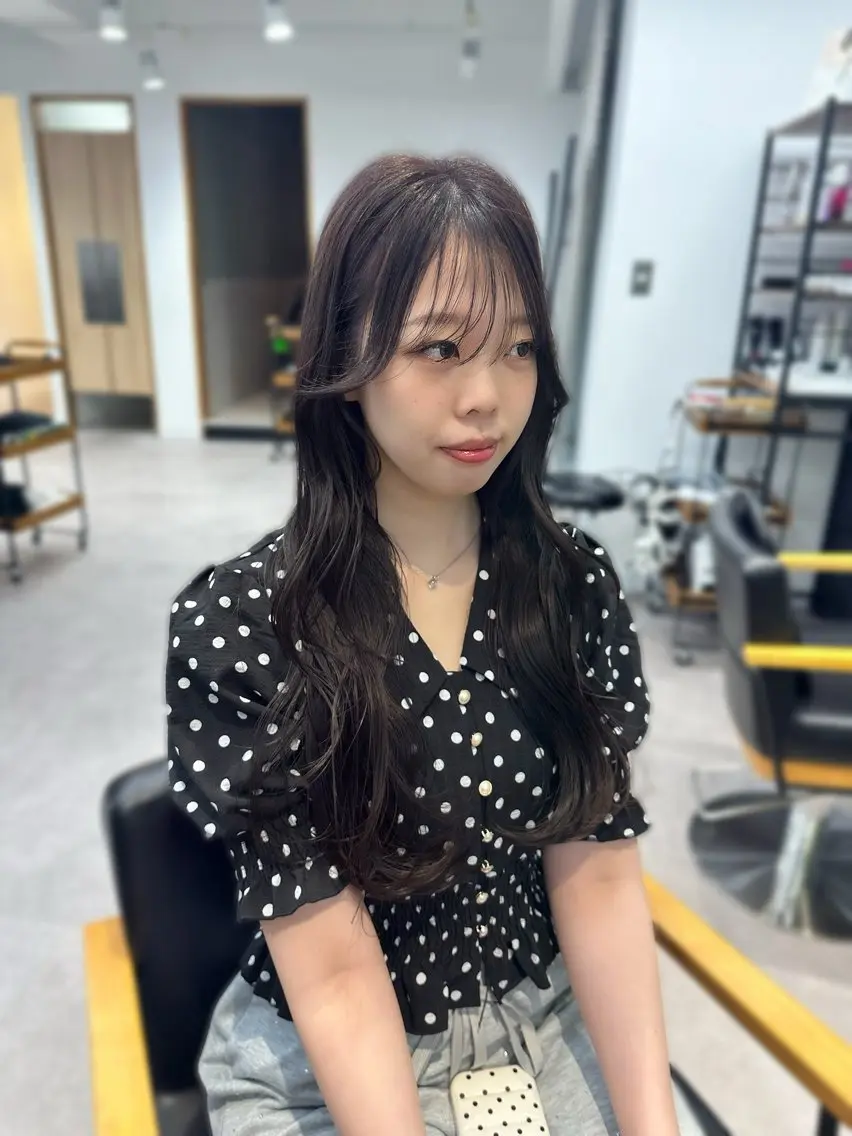 ロング カラー パーマ ヘアアレンジ メンズ キッズ カット ヘアカラー レイヤーカット/ 巻ける縮毛矯正のヘアスタイル