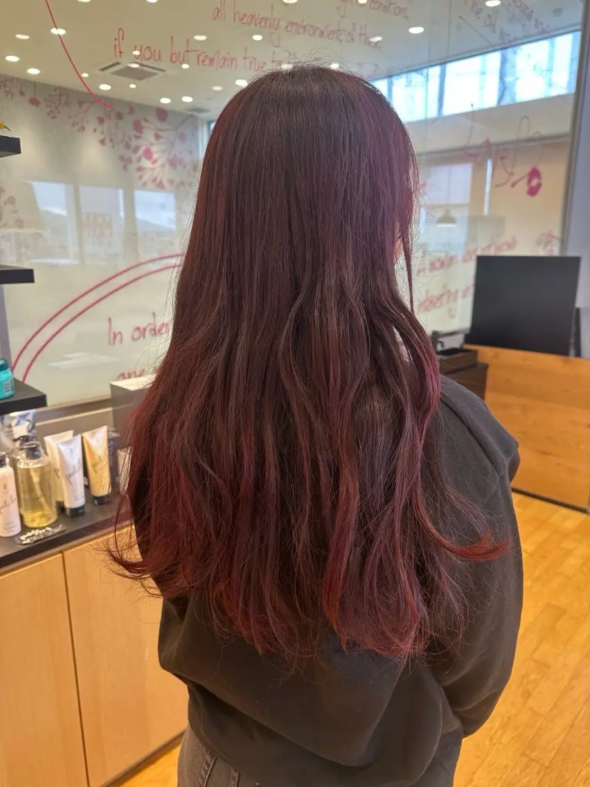 ロング カラー ボルドーカラー ヘアカラー 垣村 艶樹のヘアスタイル