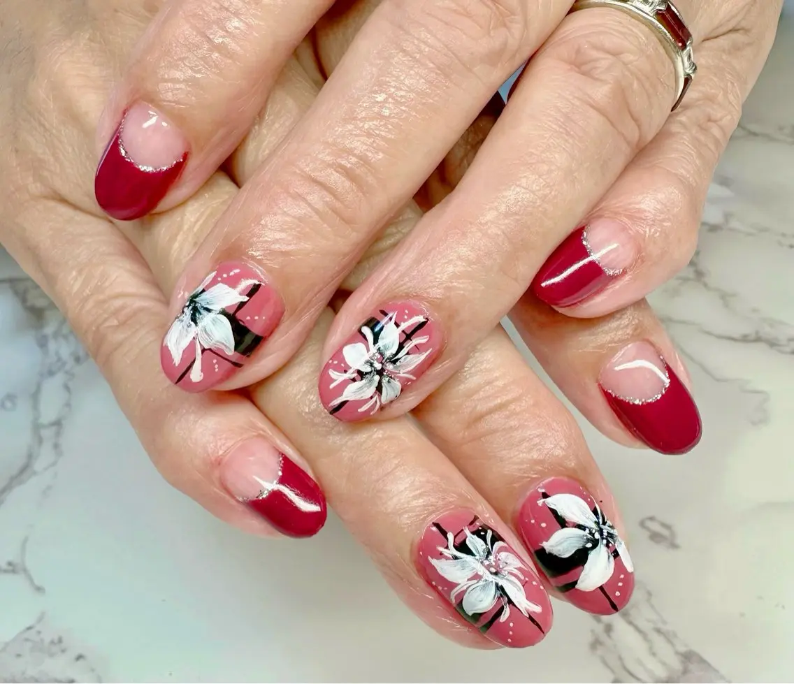 ネイル オーロラネイル フレンチネイル キラキラネイル マグネットネイル ニュアンスネイル Mai’s nailのネイルデザイン