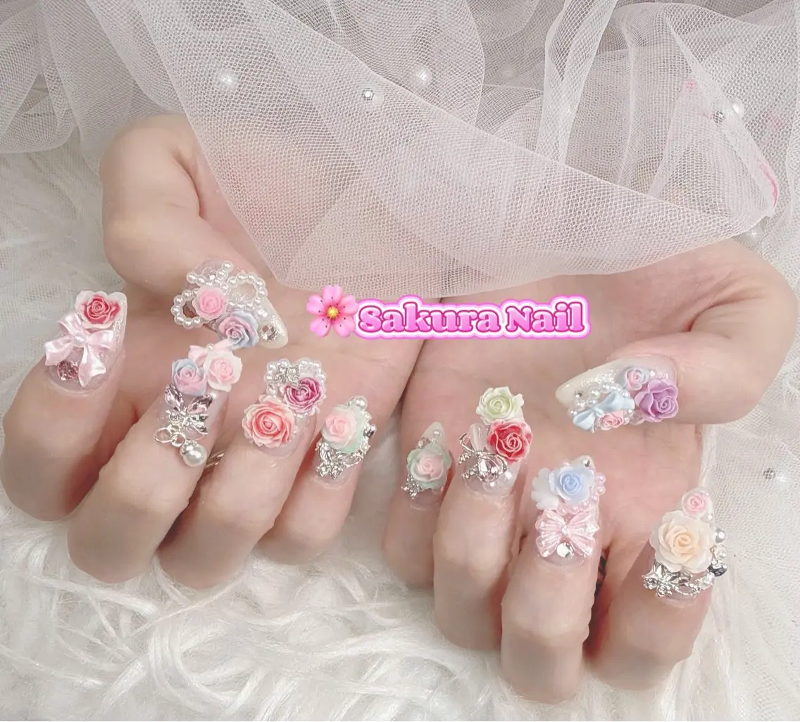 ネイル アートネイル オーロラネイル ボルドー チークネイル フレンチネイル ハンドネイル Sakura Nail Salonのネイルデザイン