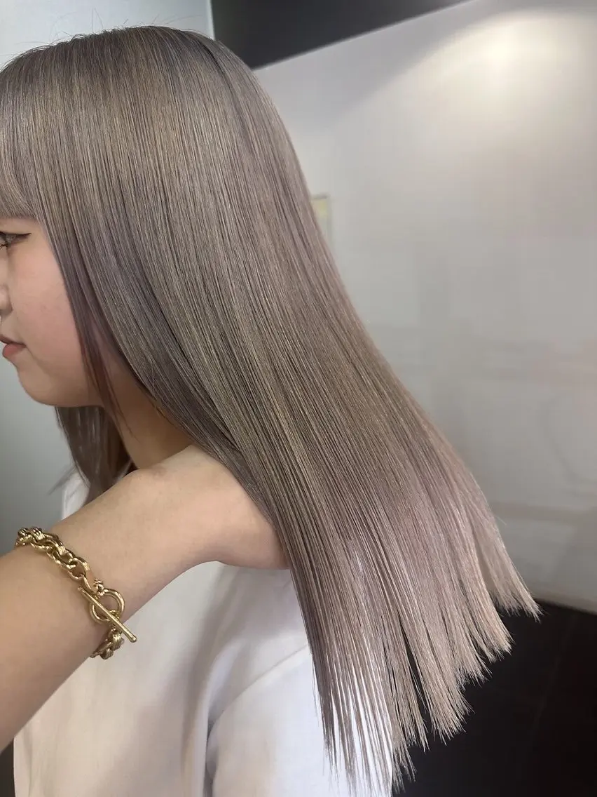 セミロング カラー シルバー ヘアカラー トリートメント Liru:smart salon/茅ヶ崎のヘアスタイル