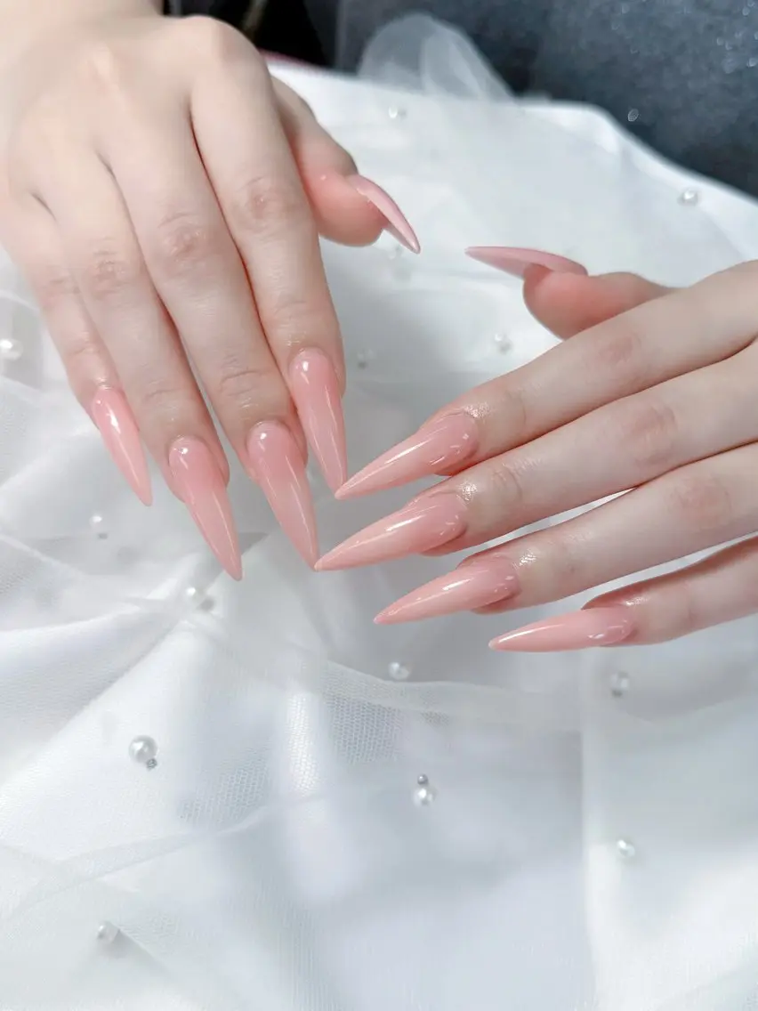 セミロング ハンドネイル Bibi nail Osakaのネイルデザイン