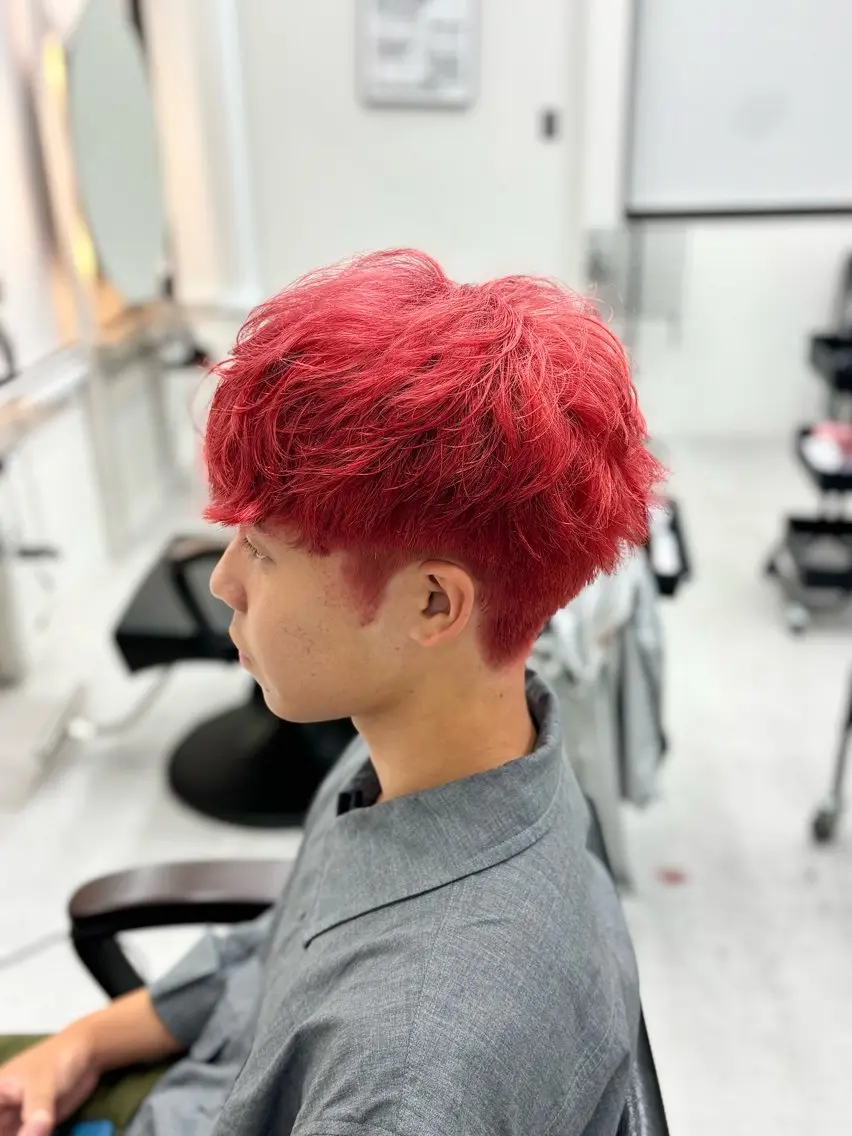 カラー メンズ メンズブリーチ ブリーチ 透明感カラー レッドカラー カット ヘアカラー KanedaRio パーマ/フェードのヘアスタイル