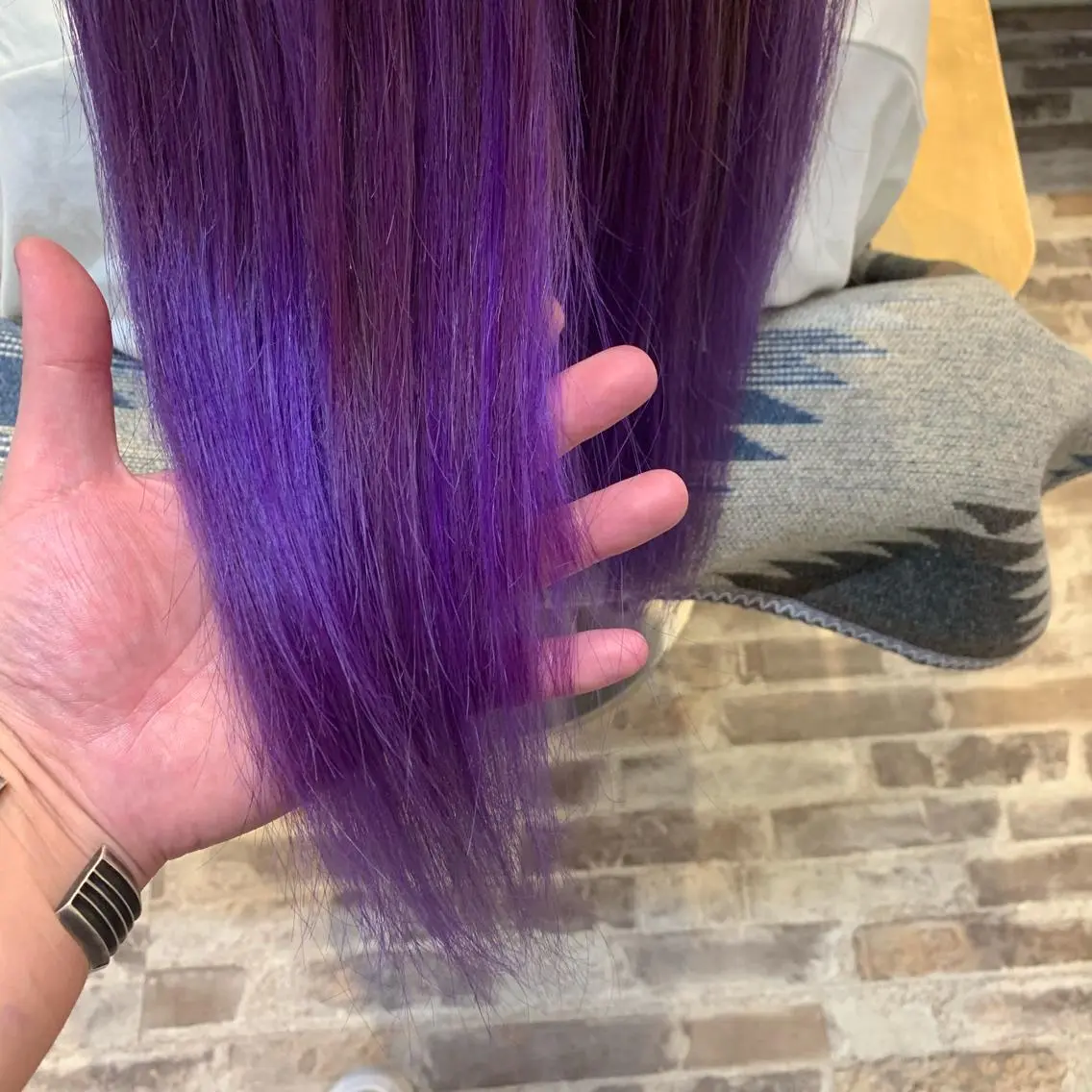 ミディアム ヘアカラー 二狼 (じろう)のヘアスタイル
