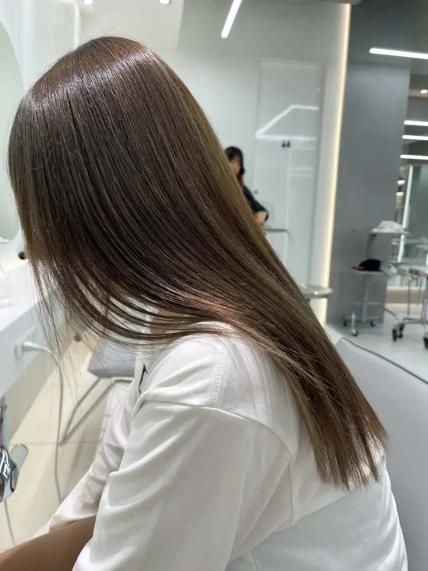 ロング カラー ベージュカラー オリーブベージュ カット ヘアカラー トリートメント トリートメント /カラー/NAOKIのヘアスタイル
