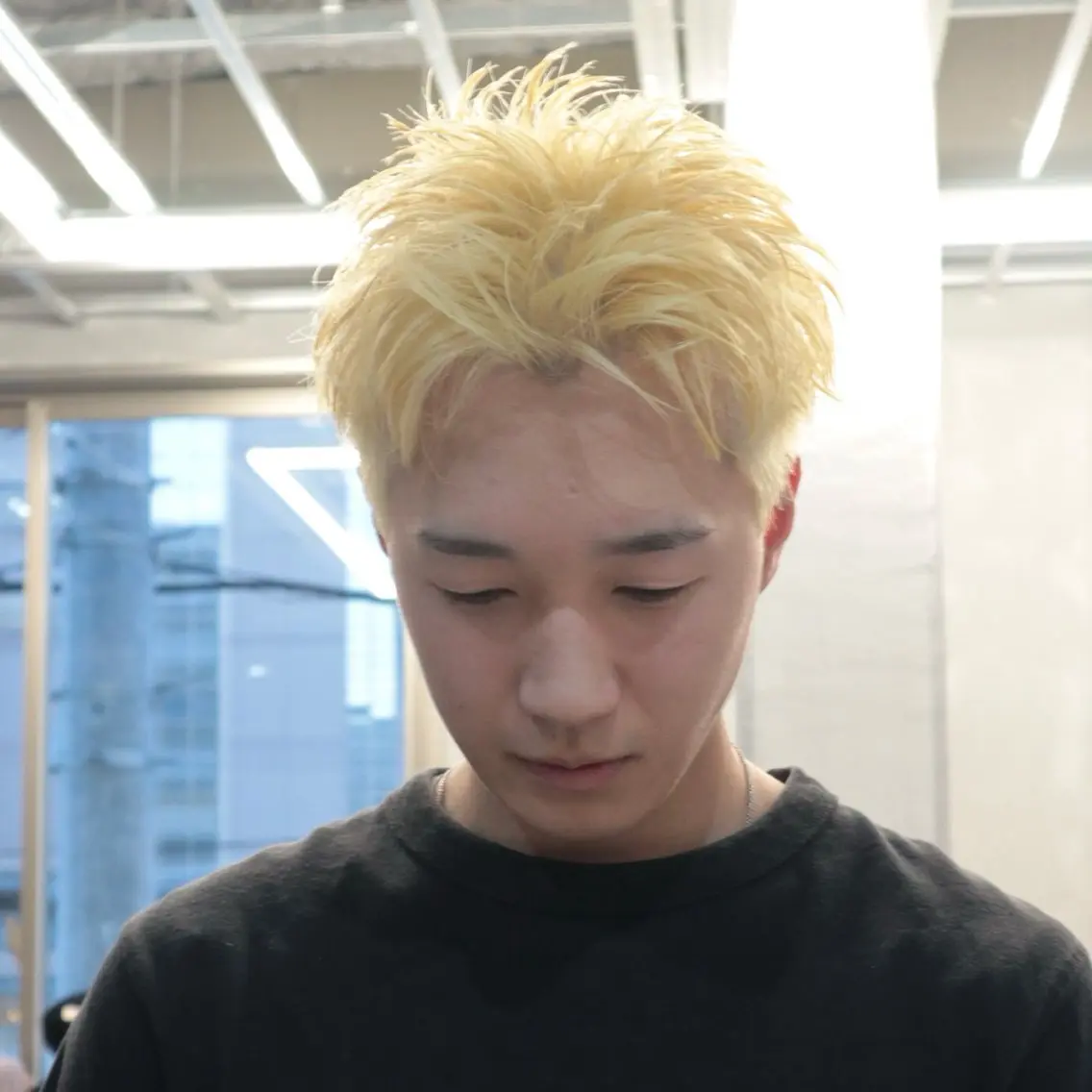 カラー メンズ メンズブリーチ 黒髪 ブリーチ ブルーカラー ブルーブラック ヘアカラー ⭐️フウタ⭐️/郡山 /透明感カラーのヘアスタイル