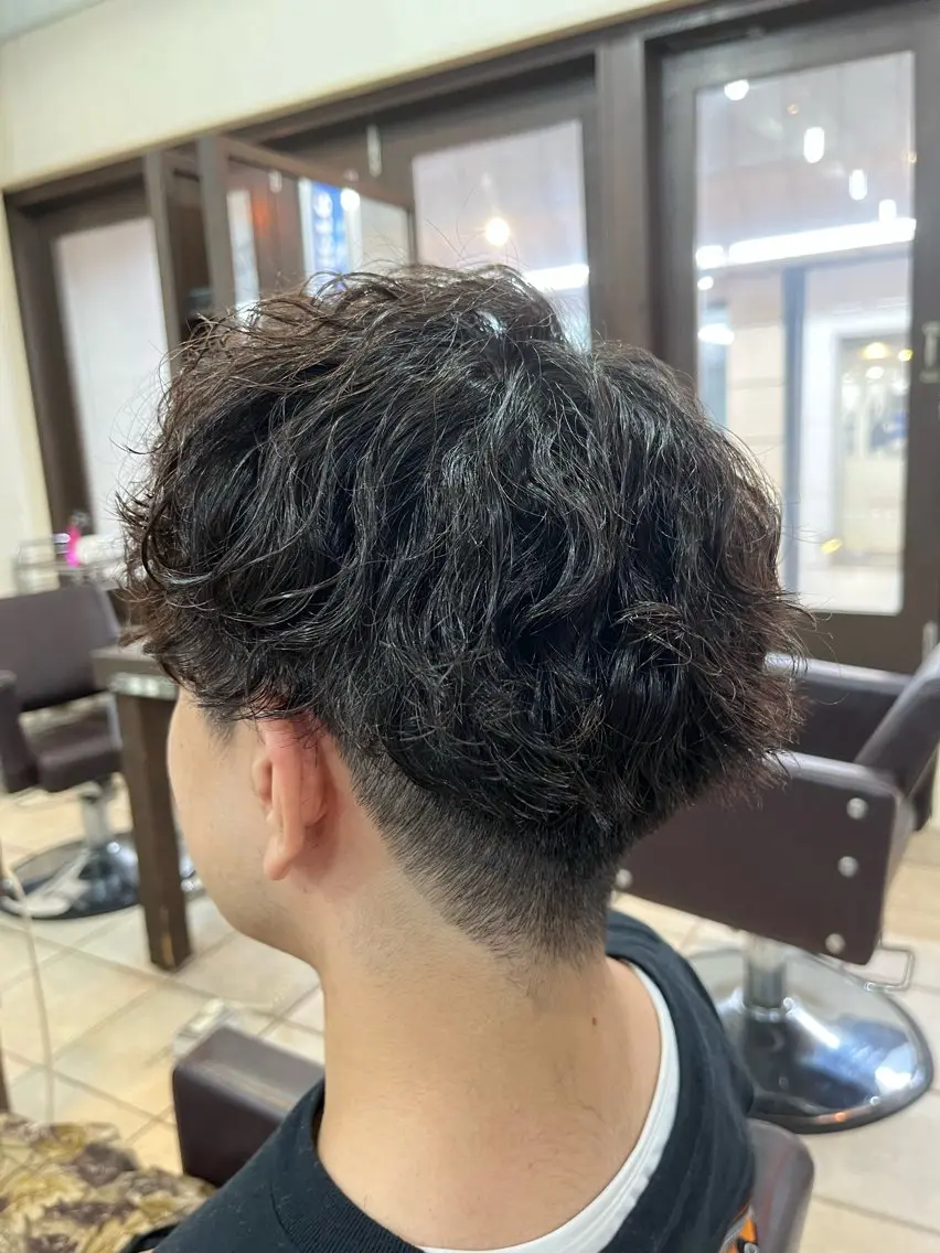 パーマ メンズ メンズパーマ メンズツイストパーマ ツイストパーマ カット パーマ カ レラのヘアスタイル
