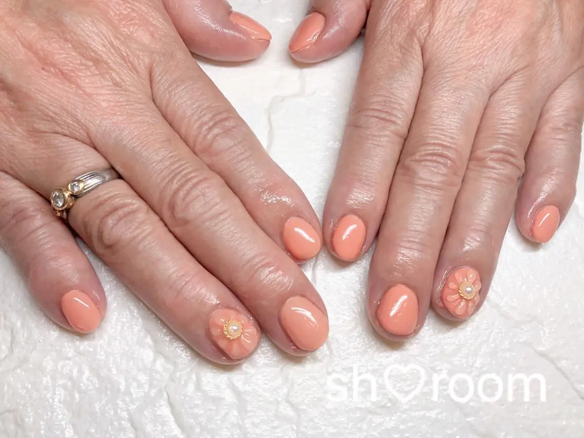 ネイル フラワーネイル キラキラネイル 韓国ネイル ミラーネイル ニュアンスネイル Nail salon Ruuのネイルデザイン