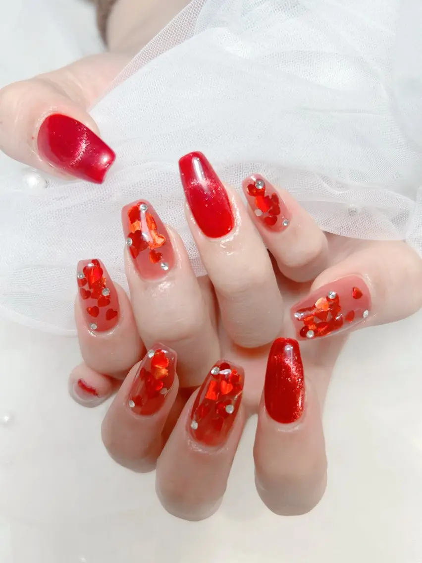 ネイル アートネイル 桜ネイル フレンチネイル ガラスフレンチ グラデーション 🌈 Laule'aのネイルデザイン