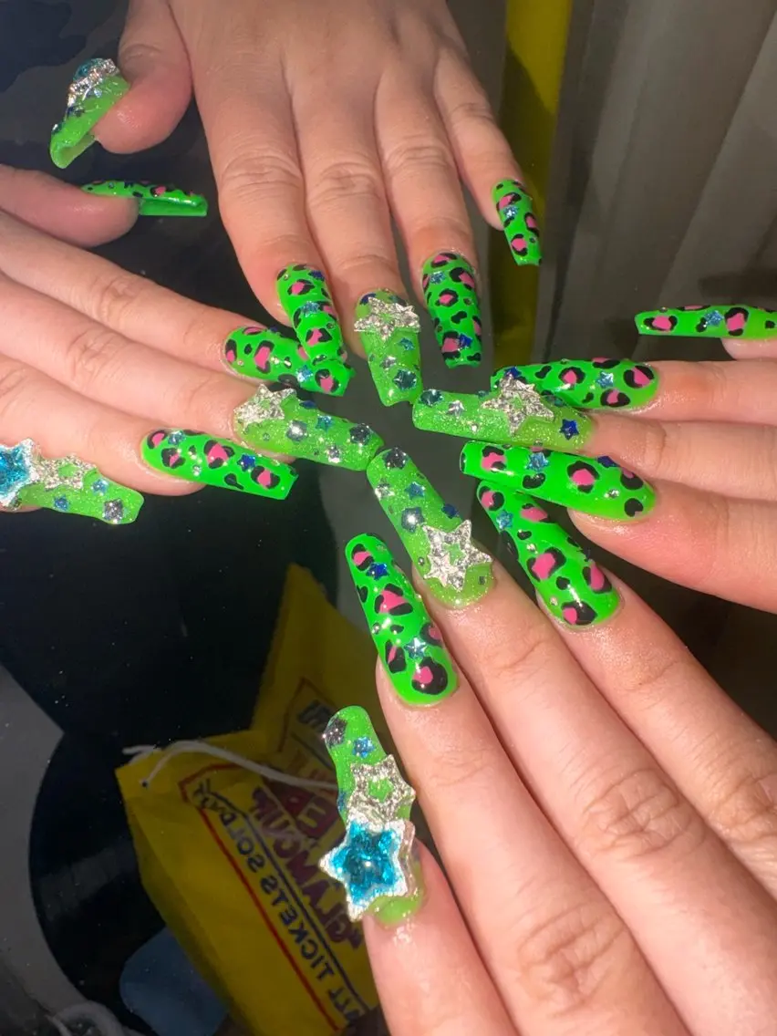 ネイル ロングネイル ハンドネイル 33nail✴️栄 スミレ❇️Gel-xのネイルデザイン