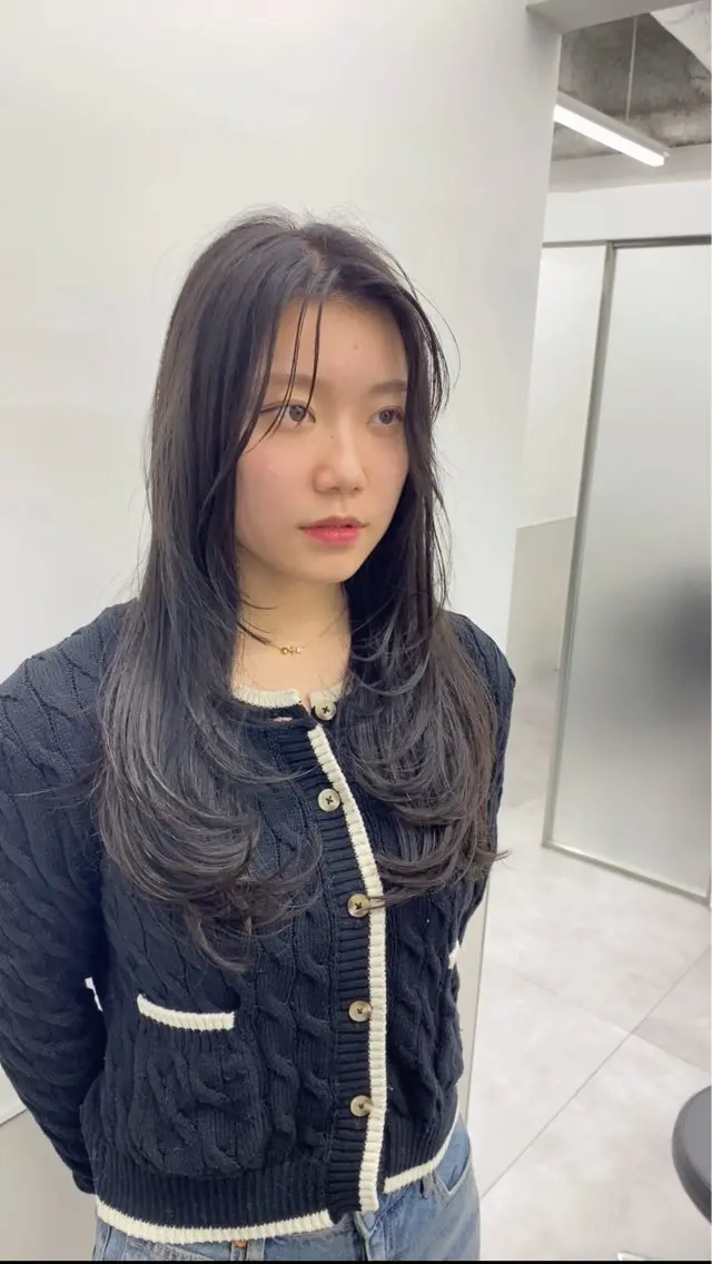 ロング カラー ダークグレー 韓国風ヘア レイヤーカット カット ヘアカラー トリートメント 韓国ヘア🇰🇷 スズキのヘアスタイル