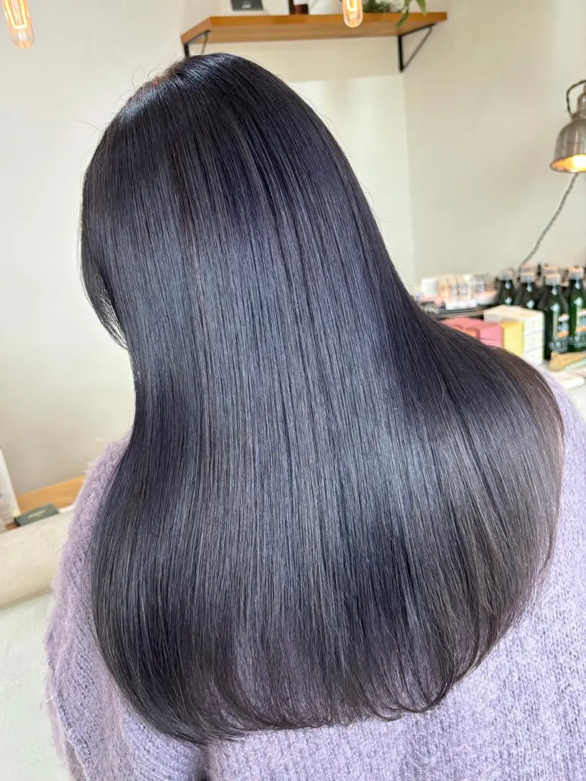 ロング カラー ブリーチ パープルカラー 髪質改善 トリートメント 山内 利紗のヘアスタイル