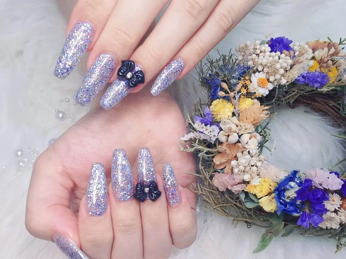 ネイル 長さ出し ジェルネイル キラキラネイル ラメ(グリッター) ニュアンスネイル Chouette Nailのネイルデザイン