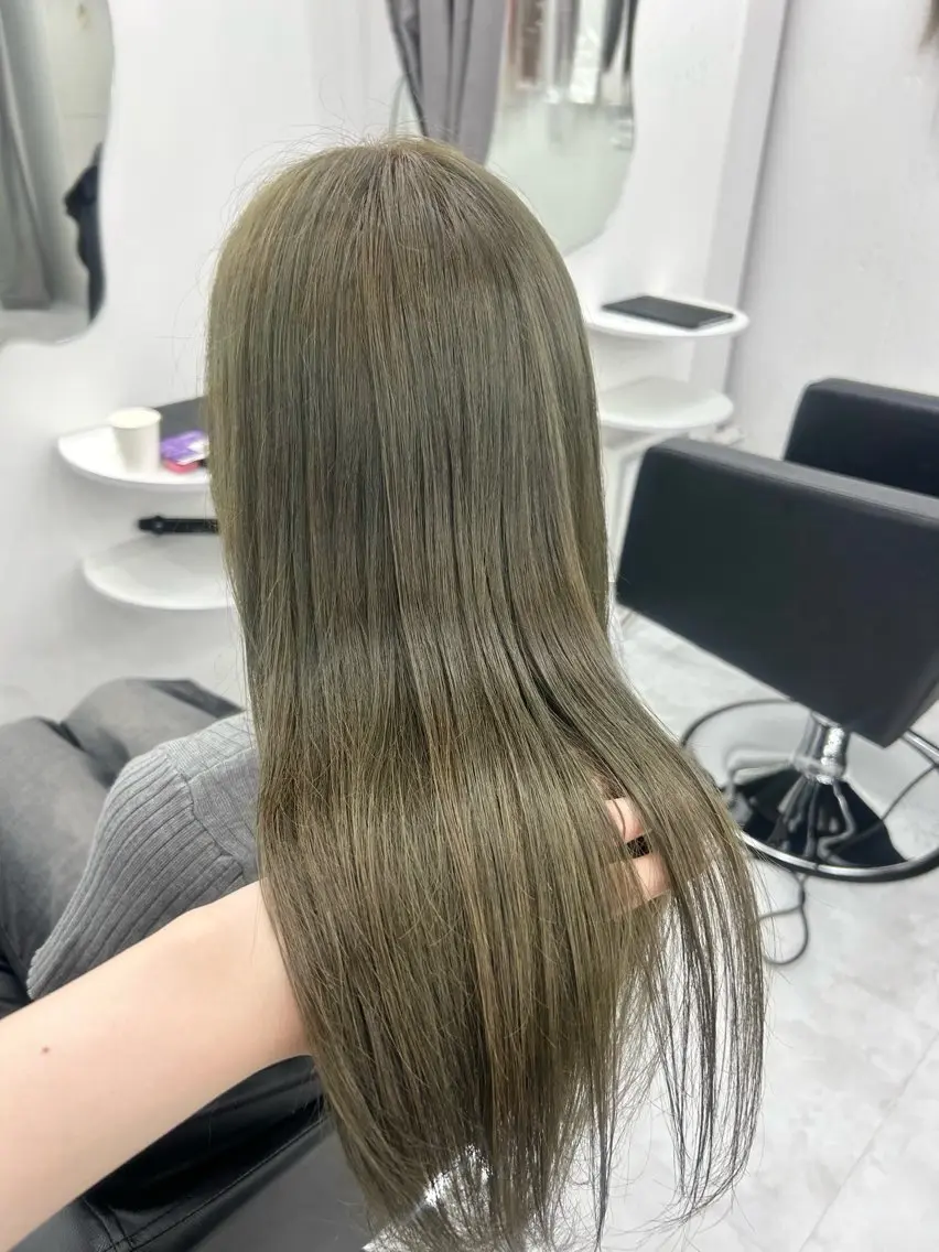 カラー ブリーチ オリーブカラー カット ヘアカラー あやめ🪽 オリーブ/ハイトーンのヘアスタイル