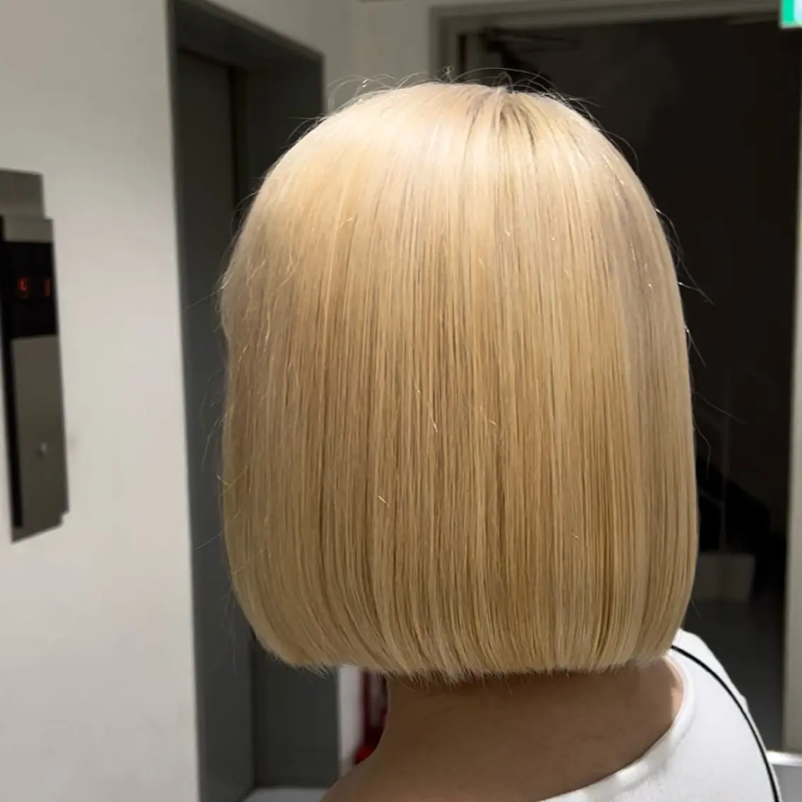 カラー ブリーチ 抜きっぱなしブロンド ブロンド はなえ/ブリーチ/複 雑履歴修正のヘアスタイル
