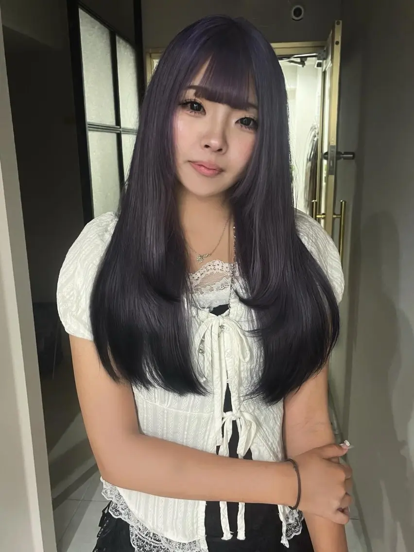 ロング パープルカラー ヘアカラー 🖤チカ/ハイトーン /デザインカラー🖤のヘアスタイル
