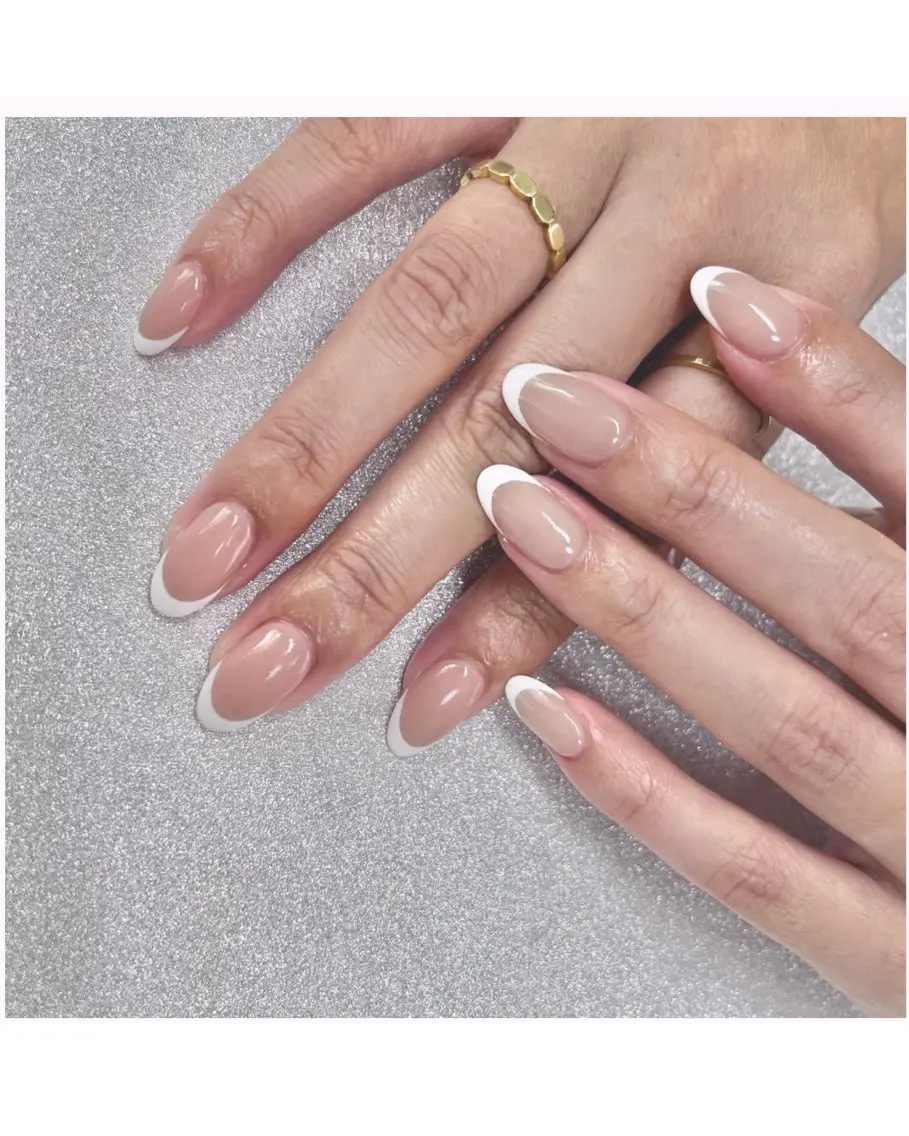ネイル フレンチネイル BEE NAILのネイルデザイン