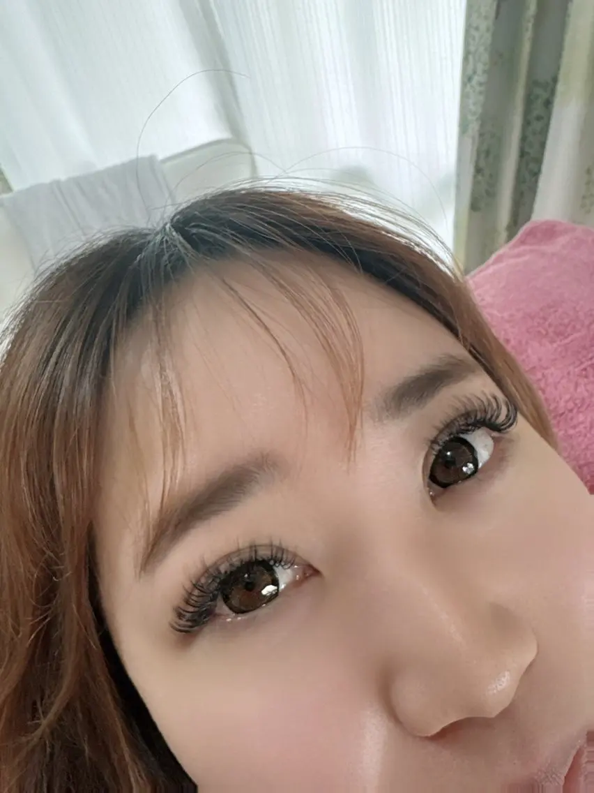 マツエク・マツパ ボリュームラッシュ 伊藤名紬 マツエク専門のマツエク・マツパデザイン