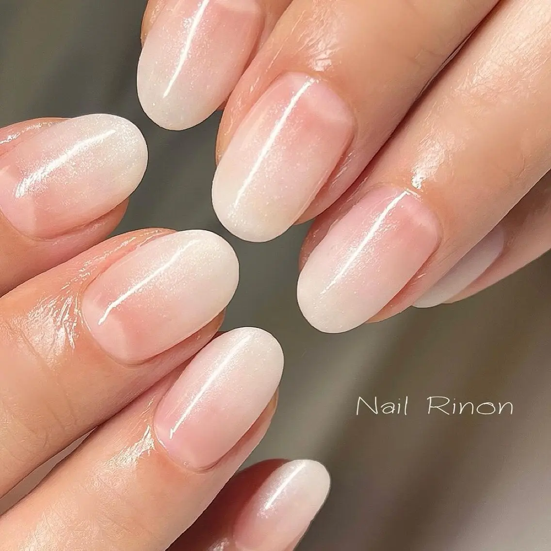 ネイル グラデーション ホワイト ハンドネイル Nail Rinonのネイルデザイン