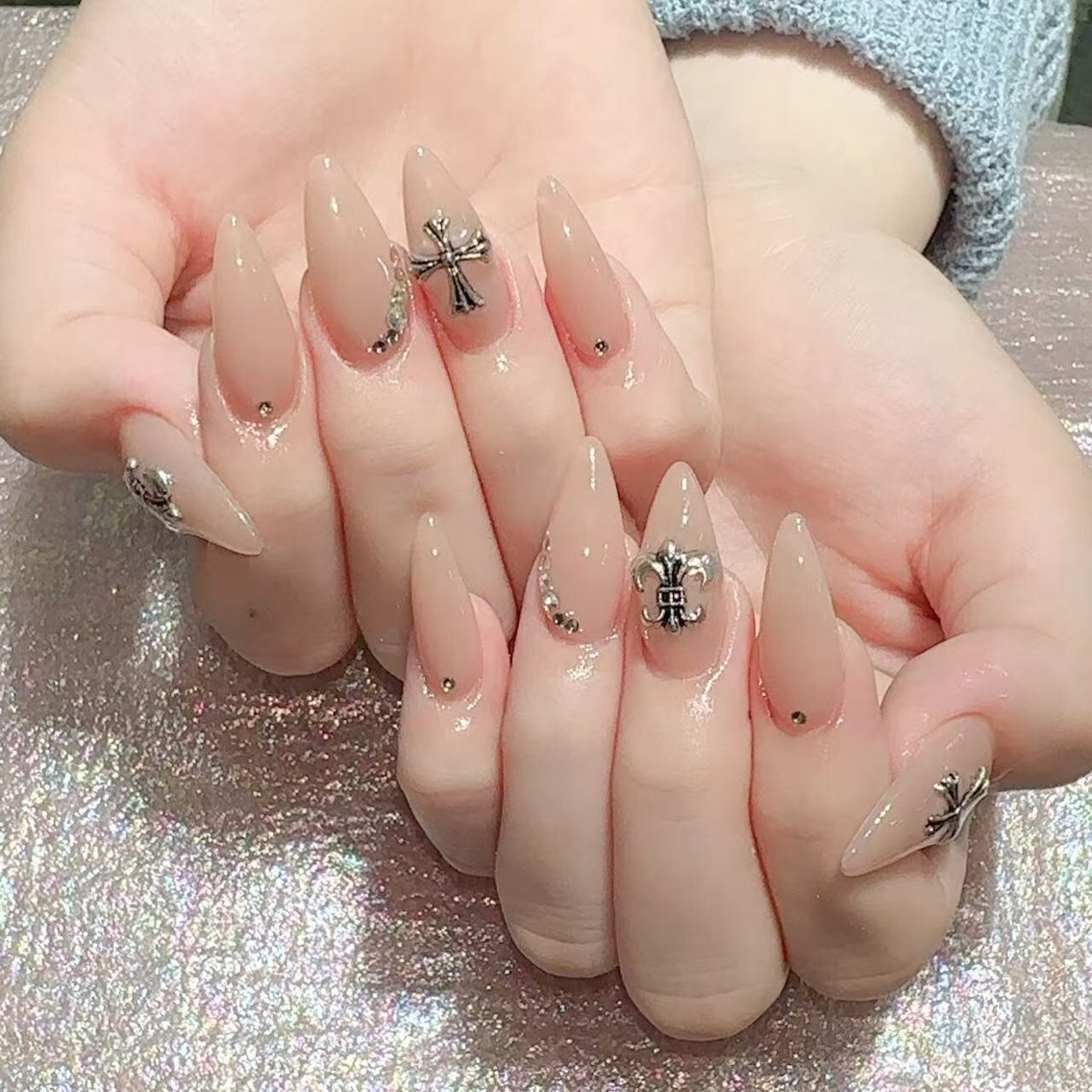 ネイル ハンドネイル Queens テイのネイルデザイン
