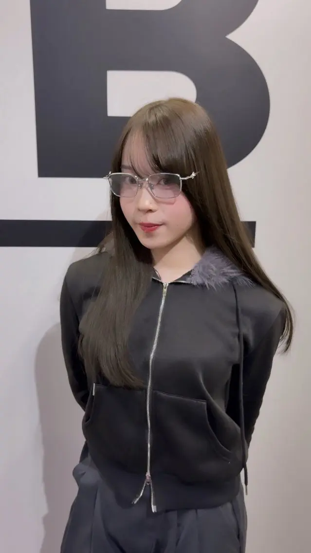 セミロング カラー ヘアカラー BLESS AOIのヘアスタイル