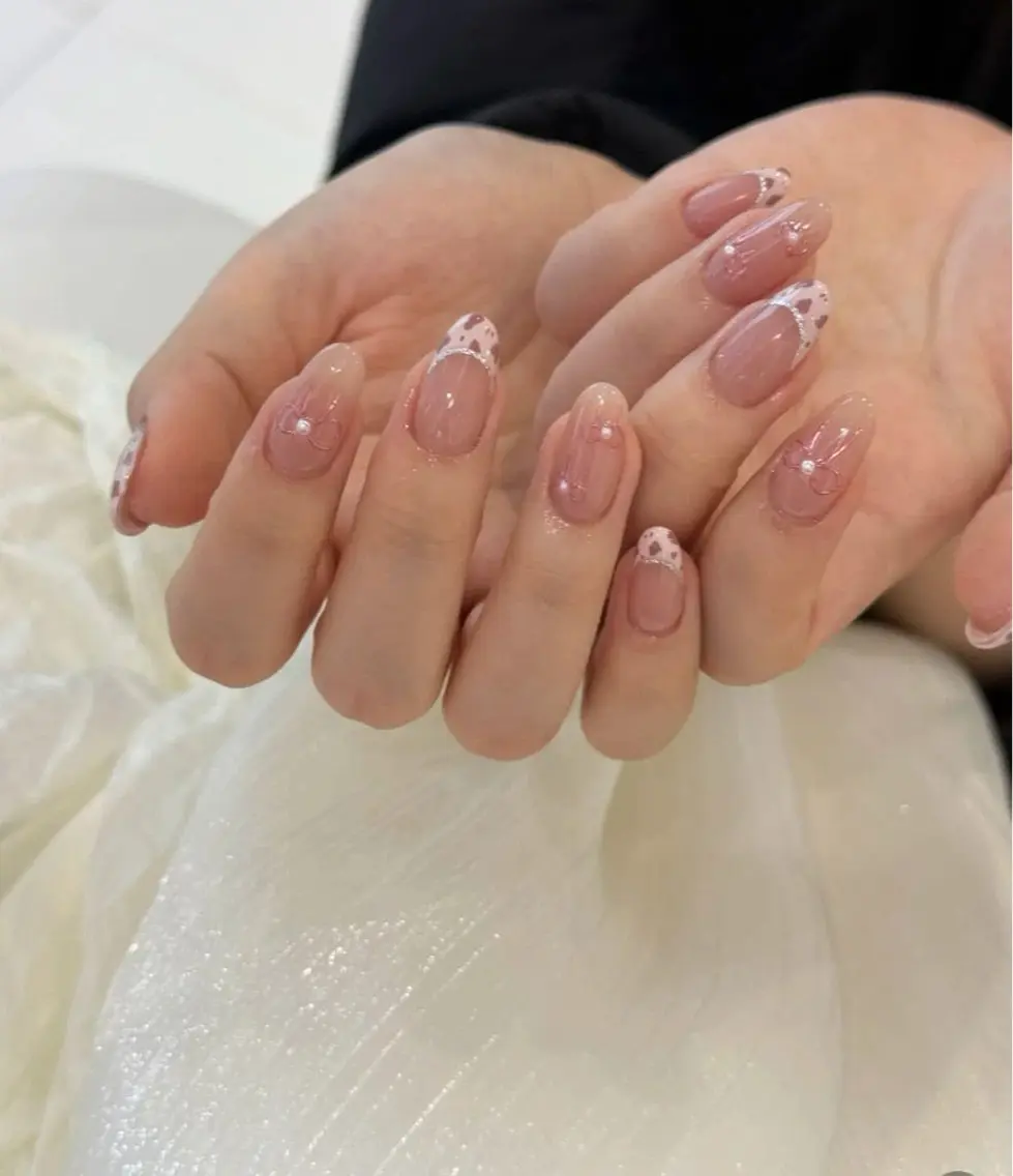 チップ長さ出し💕ワンカラ(2色まで)+アート6本の写真
