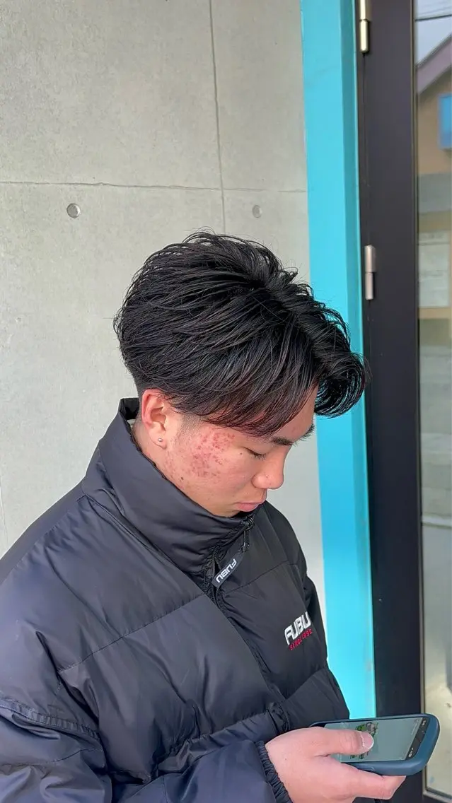 ショート パーマ メンズ メンズハイライト メンズパーマ ツーブロック ハイライト ニュアンスパーマ カット パーマ 湘南のパーマ職人 🔥清水琉葵🔥のヘアスタイル