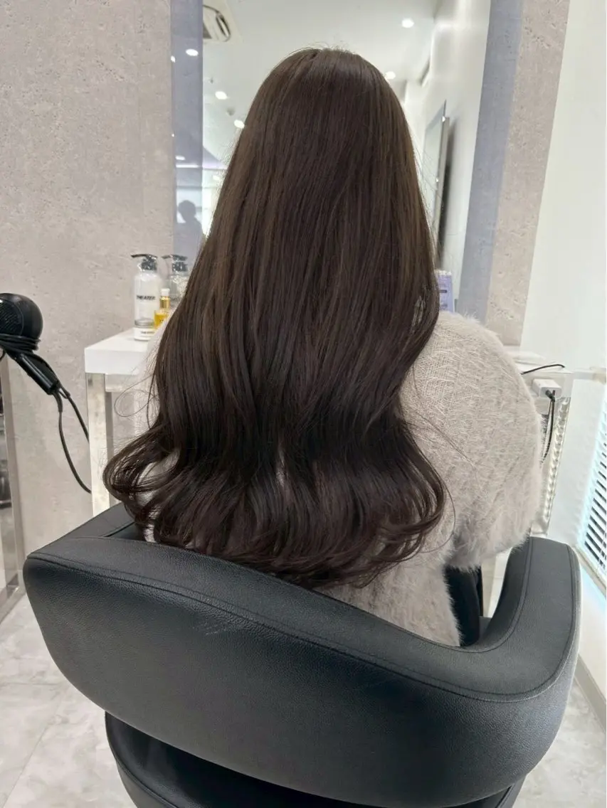 ロング カラー 佐藤 笑瑠のヘアスタイル
