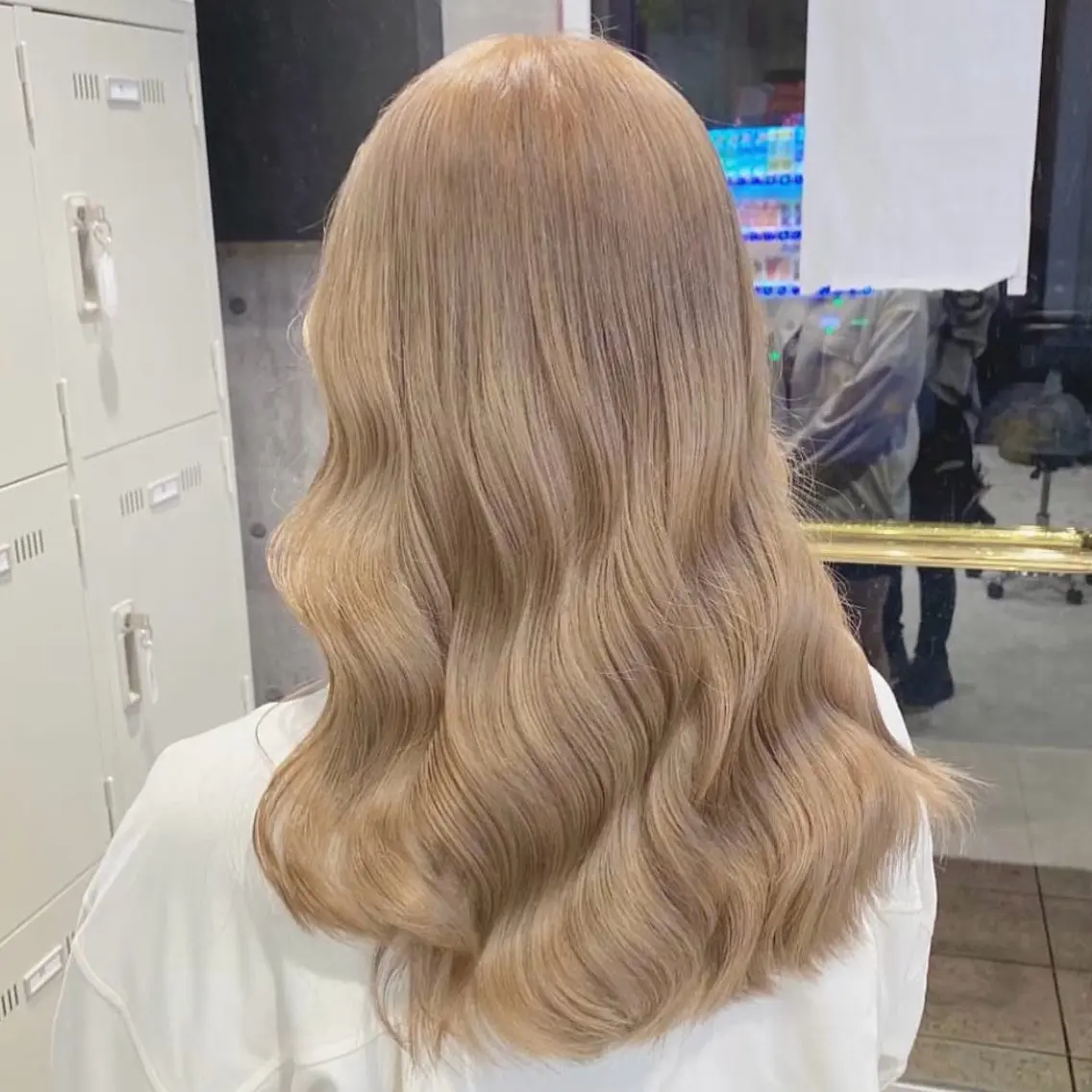 ロング カラー ヘアアレンジ メンズ メンズブリーチ ベージュカラー ブリーチ ブロンド ケアブリーチ ヘアカラー トリートメント 🌟🍒ハイトーン 韓国ヘア/ユウミのヘアスタイル