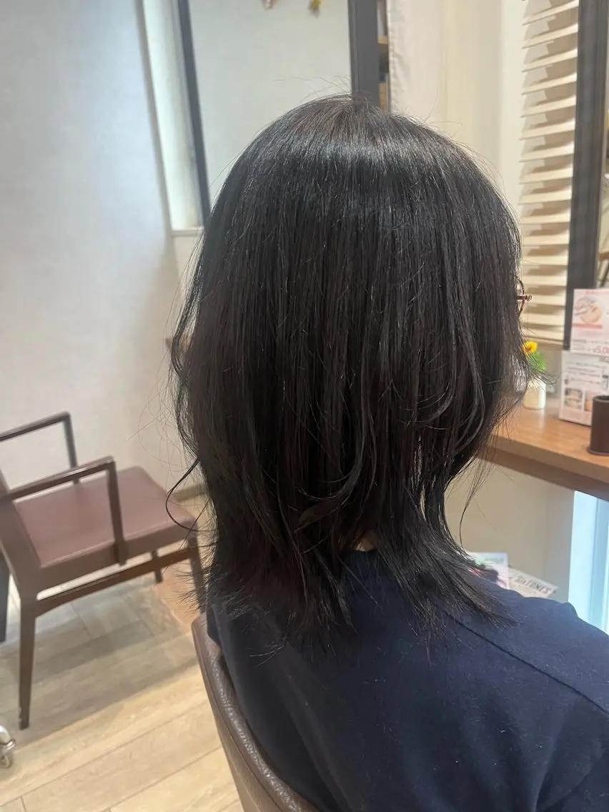 カラー 黒髪 ブルーカラー いまい ちひろのヘアスタイル