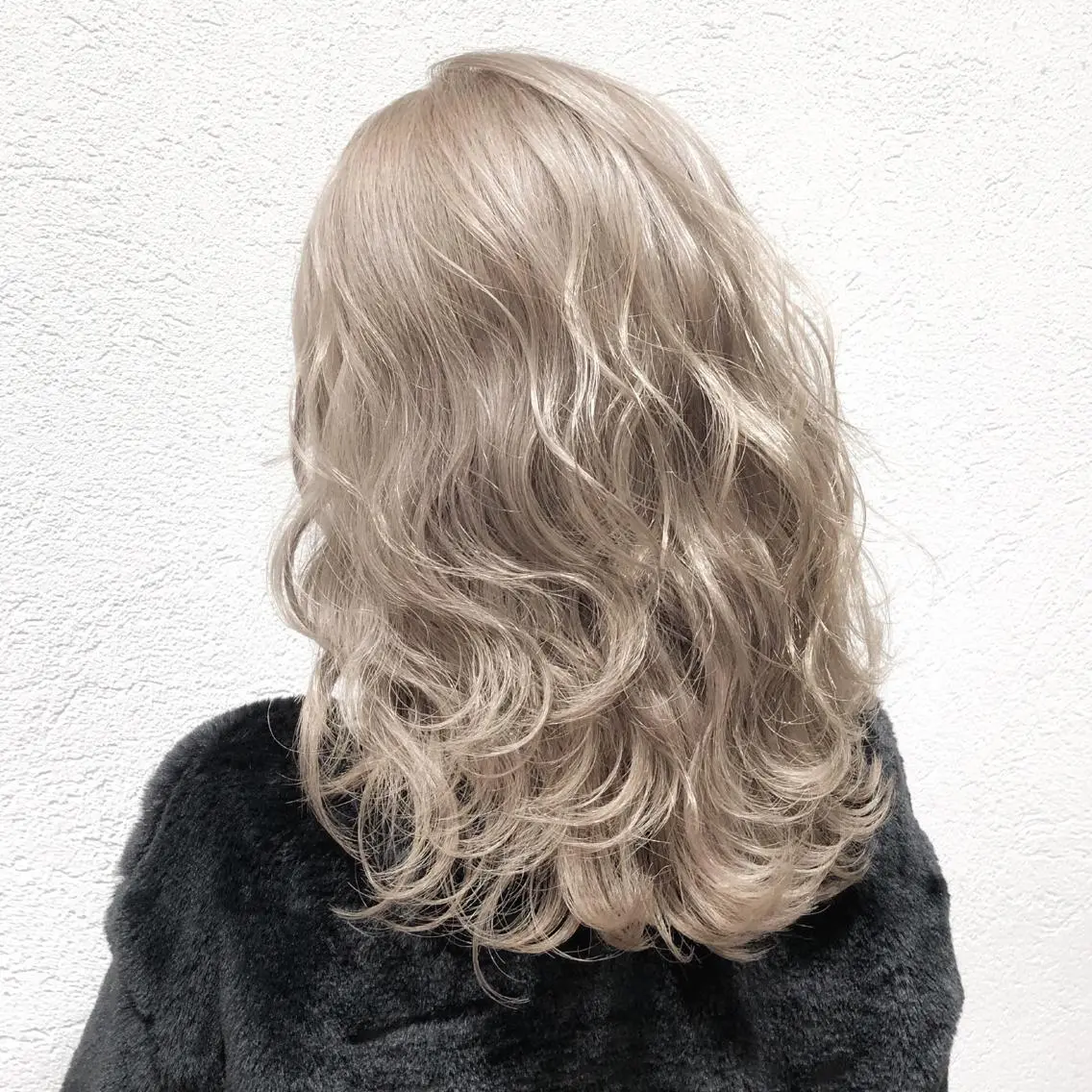 セミロング カラー ブリーチ ダブルカラー biscohair 髪にドラマを。のヘアスタイル