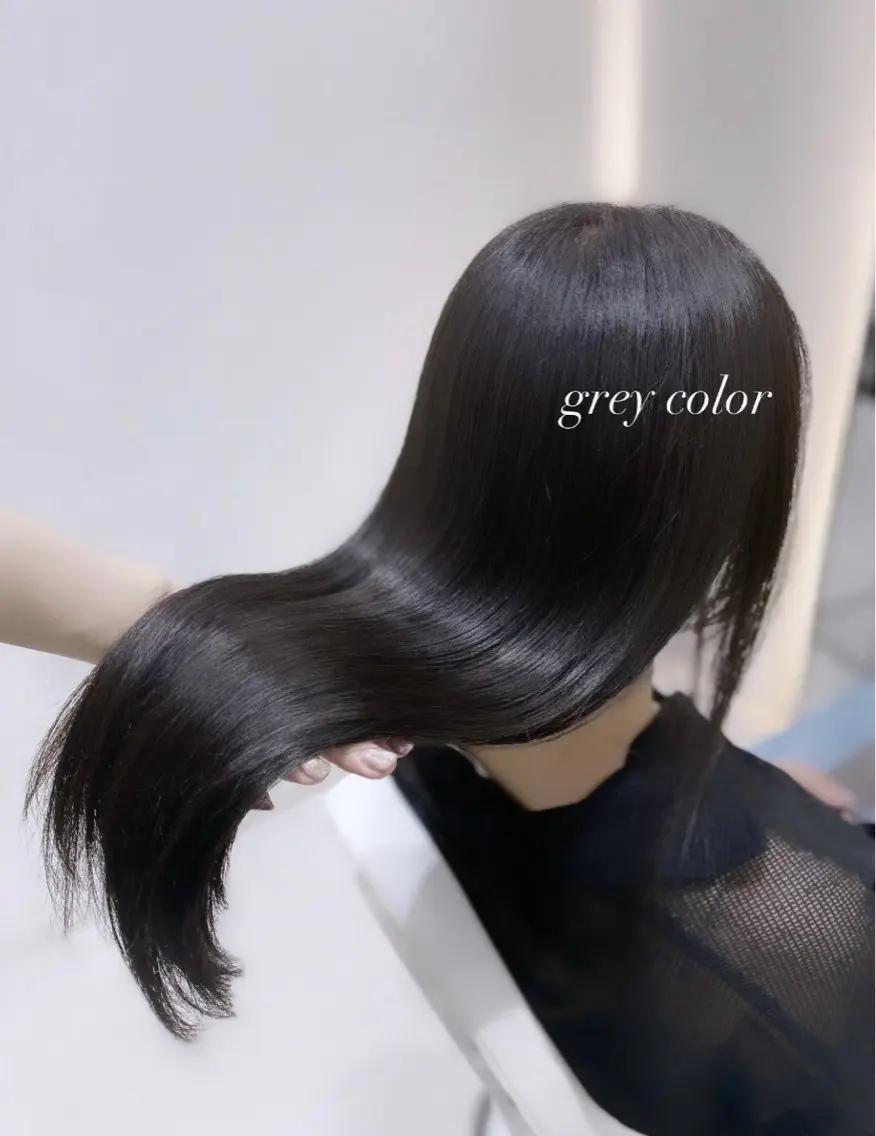 ロング カラー 透明感カラー グレージュ カット ヘアカラー トリートメント 艶髪・透明感カラー・ 韓国ヘア・Yuriのヘアスタイル