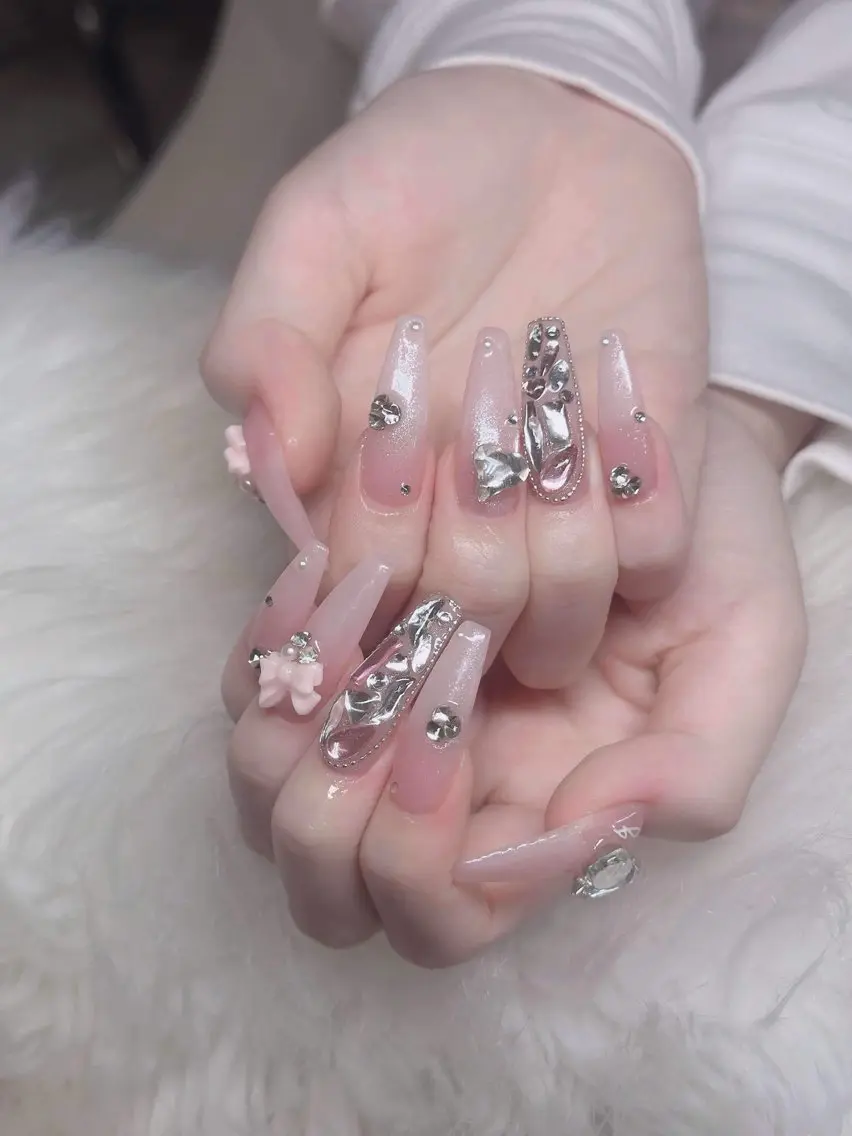 ネイル アートネイル オーロラネイル チークネイル 長さ出し フットネイル Anh Nail 歌舞伎町のネイルデザイン