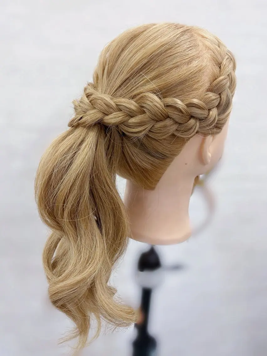ヘアアレンジ ポニーテール 馬方 雫のヘアスタイル