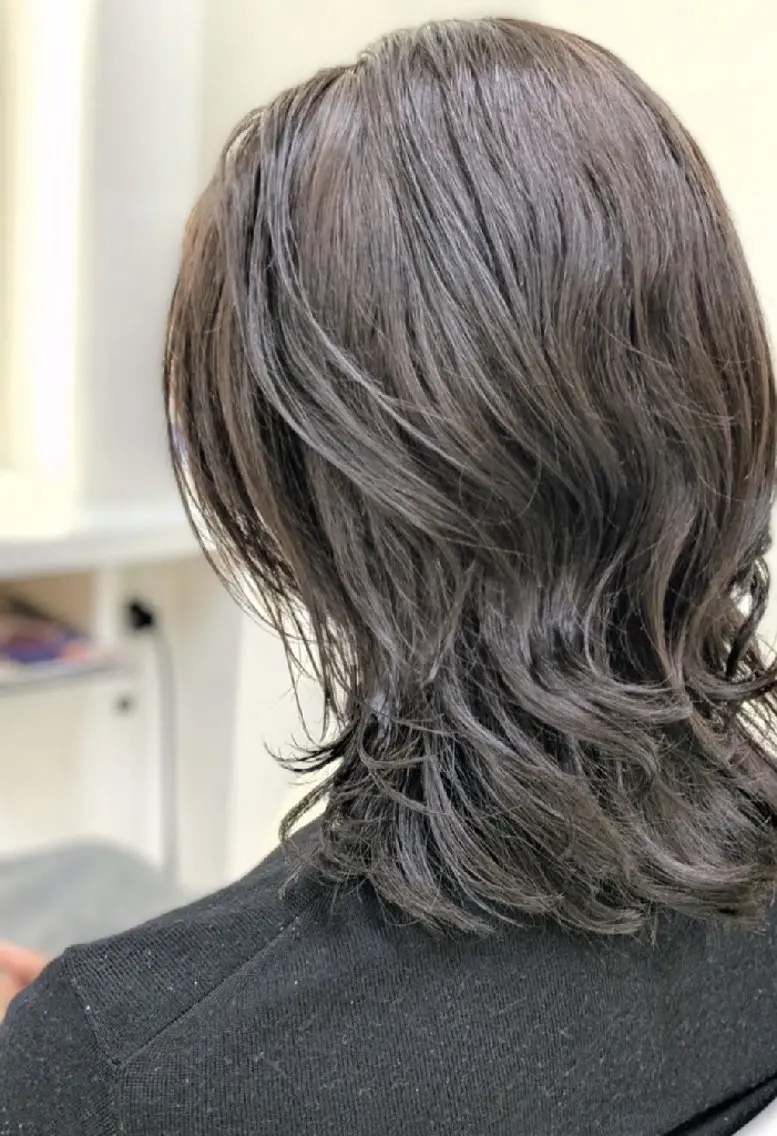 セミロング パーマ 中野韓国レイヤー× ウルフ  本木之教
のヘアスタイル