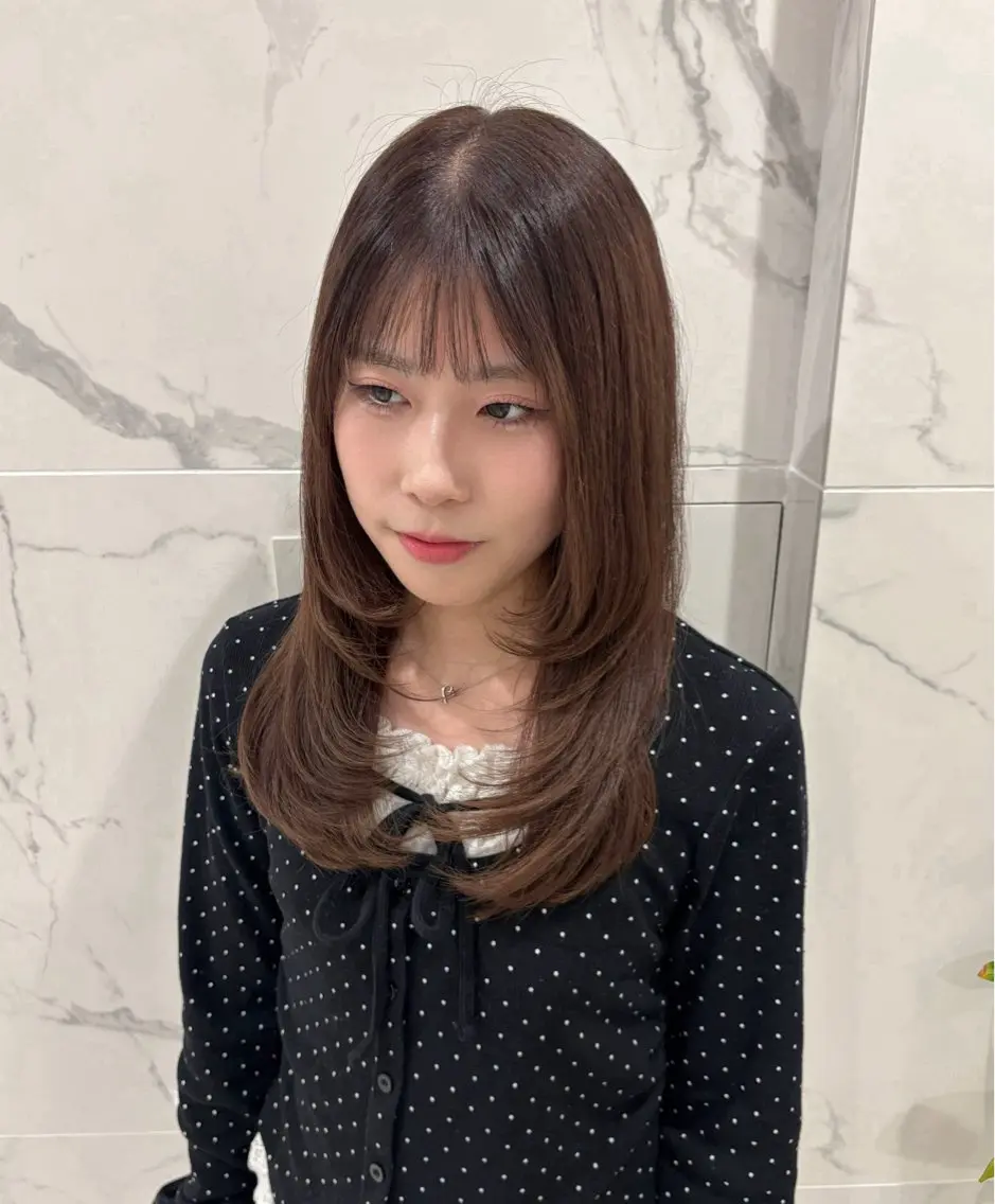 ロング カラー ブラウンカラー モカブラウン レイヤーカット 内海 こはるのヘアスタイル