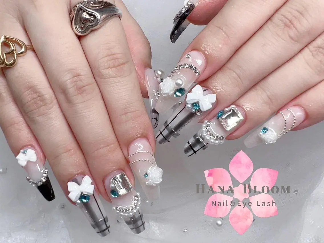 ネイル 長さ出し フレンチネイル ジェルネイル ガラスフレンチ 韓国ネイル Hana Bloom Nail💛Rinaのネイルデザイン