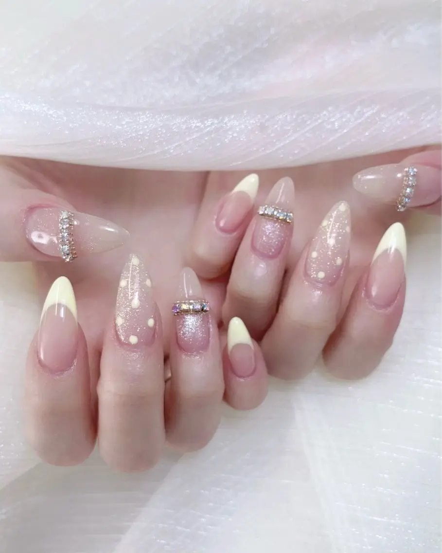 ネイル チークネイル フレンチネイル ハート キラキラネイル 韓国ネイル ハンドネイル Speraネイル 大宮店🎀のネイルデザイン