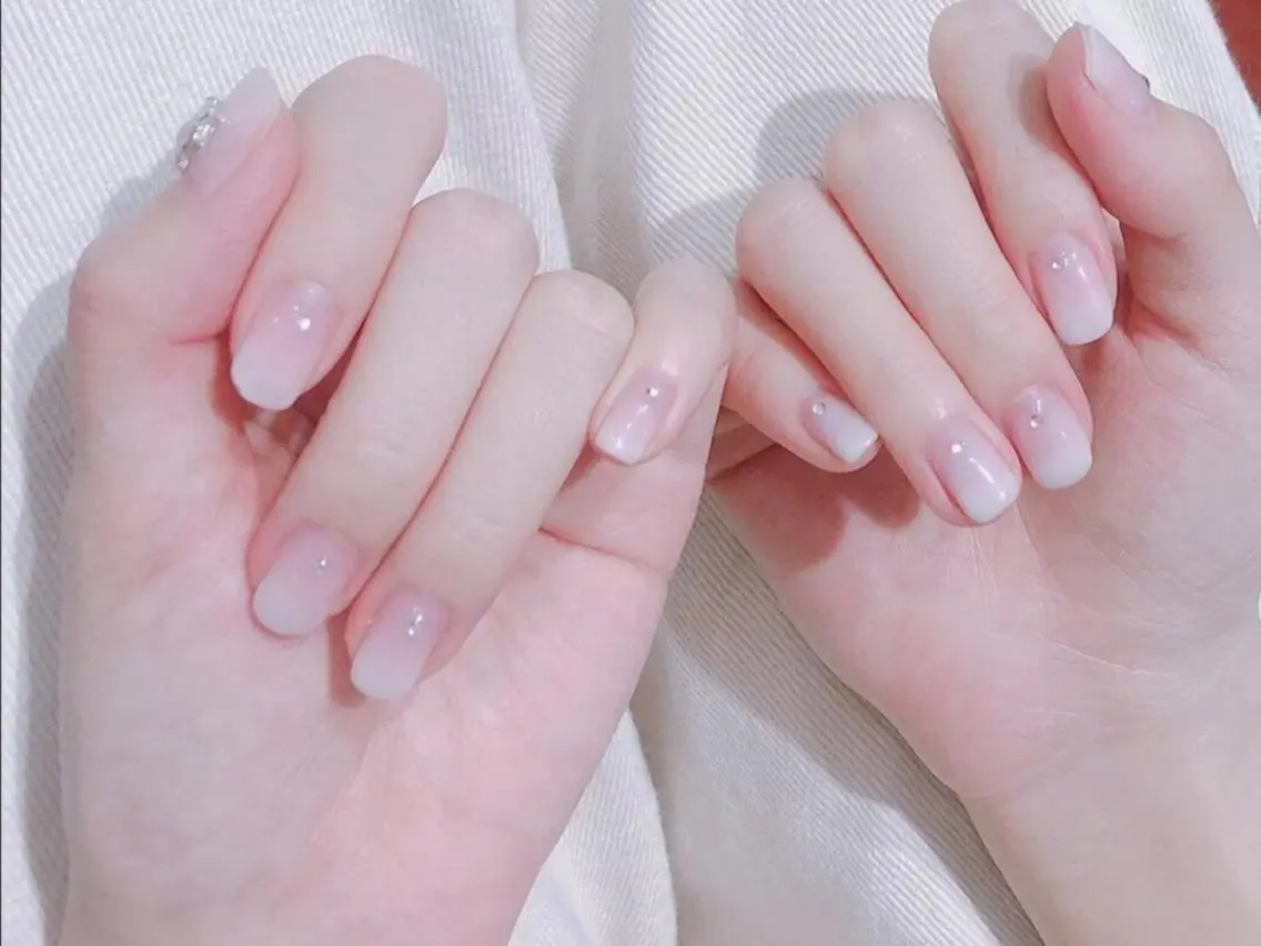 ネイル ハンドネイル Elegant beautyルイのネイルデザイン