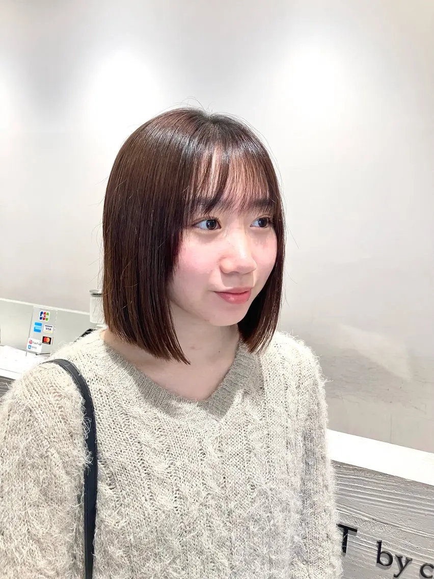 ショート ボブ サキ🤍ハイトーン 🩰くびれ巻きヘアのヘアスタイル