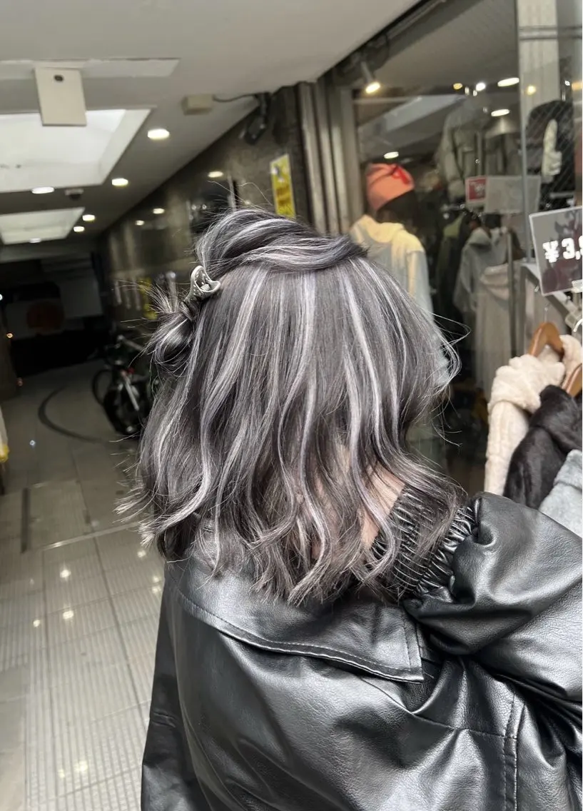 ショート カラー ヘアアレンジ ダークグレー ダークグレージュ グレージュ ハイライトカラー ハイライト カット ヘアカラー トリートメント 指名数No.1 /NAOYAのヘアスタイル