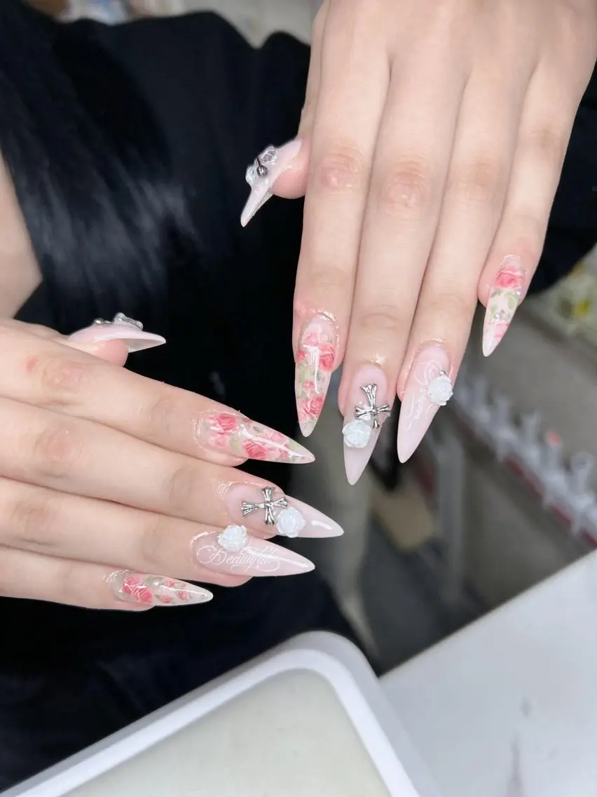 ネイル ハンドネイル Swan Nail Salonのネイルデザイン