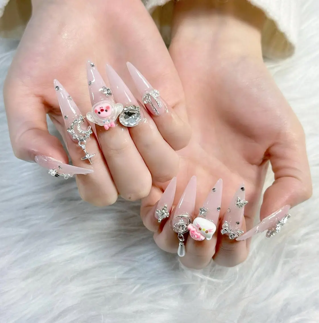 ネイル 長さ出し フレンチネイル グラデーション キラキラネイル 韓国ネイル Hana Nail Salonのネイルデザイン