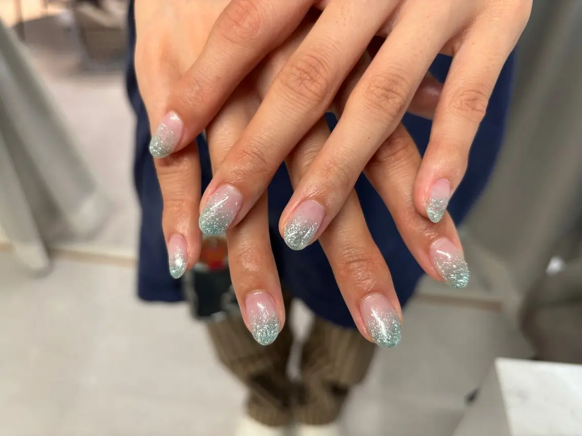 ネイル グラデーション ラメ(グリッター) ラメグラデーション ハンドネイル Elpia🤎 nail salonのネイルデザイン