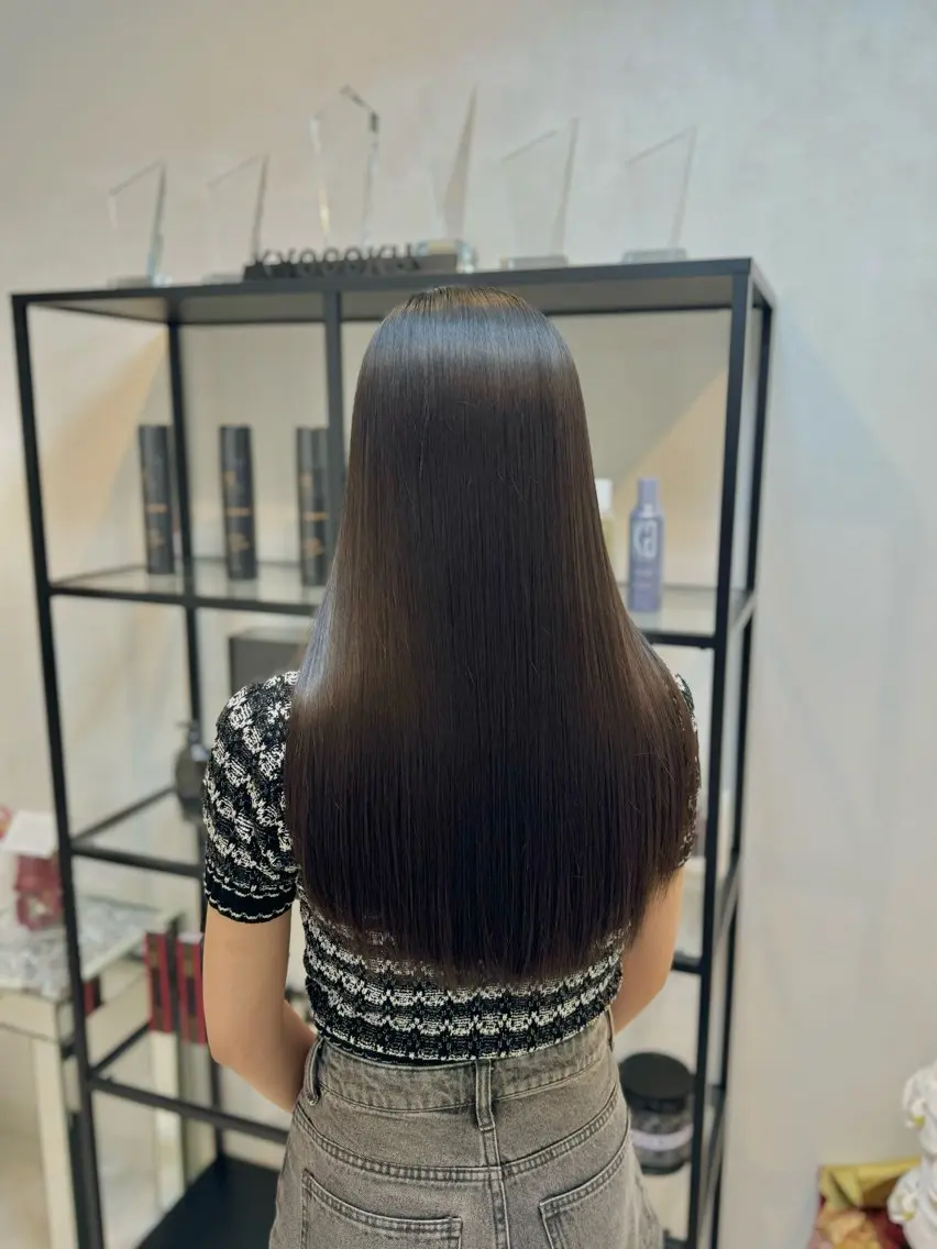 ロング カラー パーマ ヘアアレンジ メンズ キッズ メンズ韓国風 黒髪 ブルーカラー ブルーブラック ブラウンカラー カット 縮毛矯正 トリートメント 髪質改善Ⅰ透明感 艶カラーⅠたつやのヘアスタイル